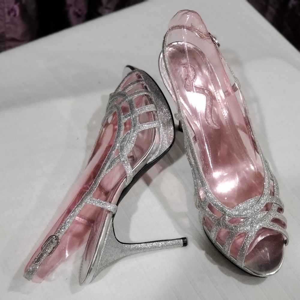 Shoes - Picture 2 of 3